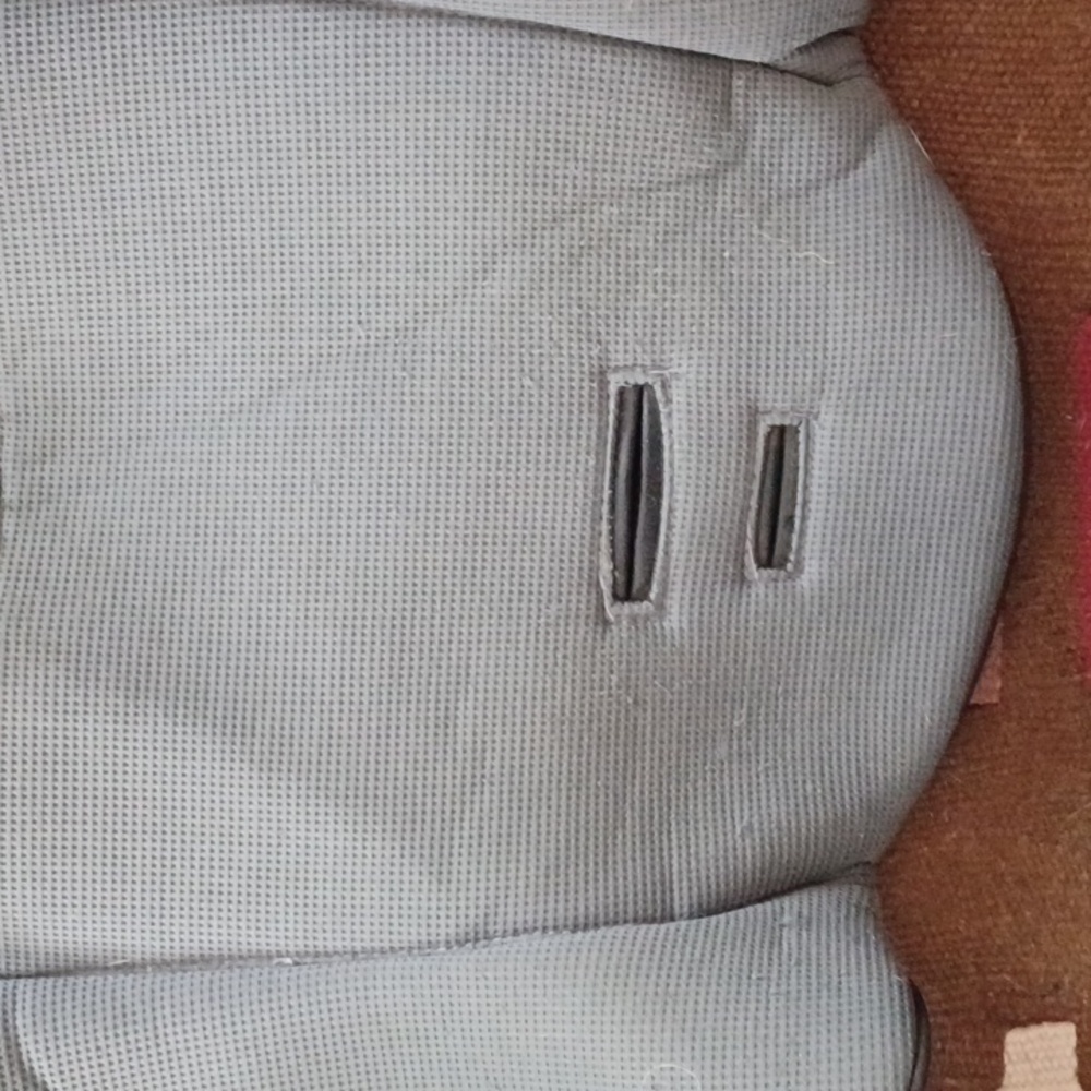 Chicco Black and Gray Car Seat Cover Set - Picture 6 of 7